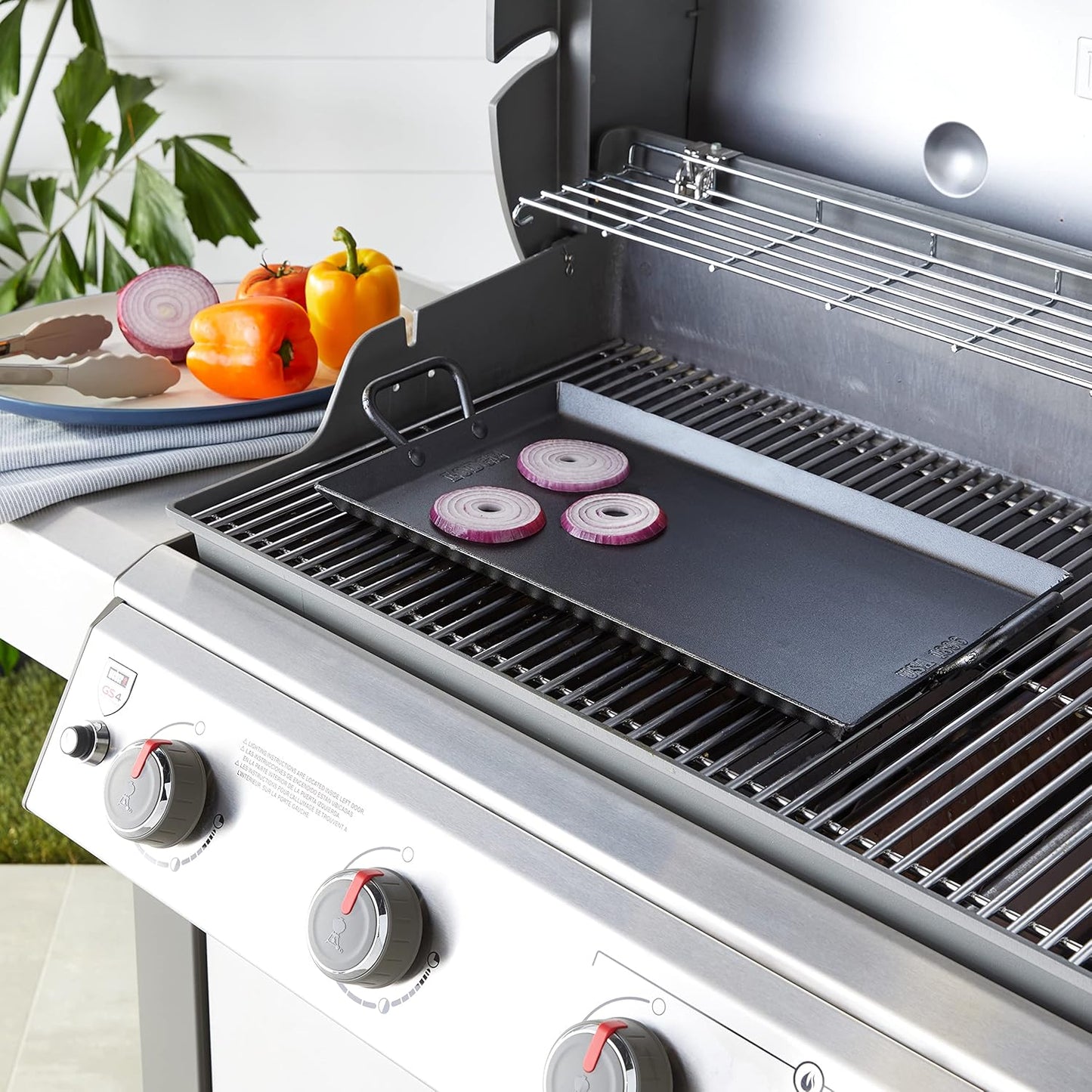 Lodge CRSGR18 Carbon Steel Griddle, Pre-Seasoned, 18-Inch