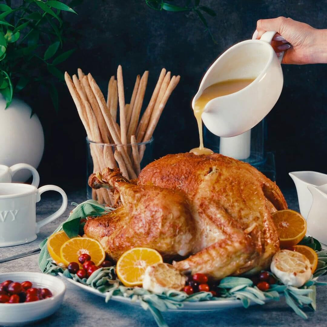 Kook Gravy Boat & Saucer, Ceramic Serving Dish, Dispenser with Tray for Sauces, Dressings and Creamer, Large Handle, Microwave and Dishwasher Safe, White 23.8 Oz (Gravy Boat with Spoon)