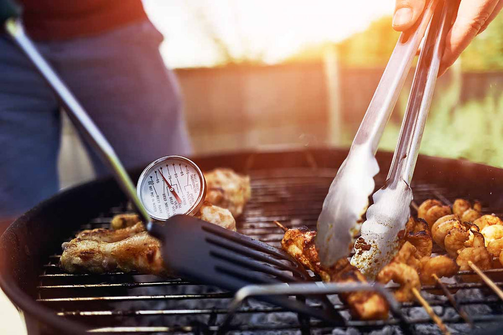 How to Use Wood Chips on a Charcoal Grill for Smoky Flavor