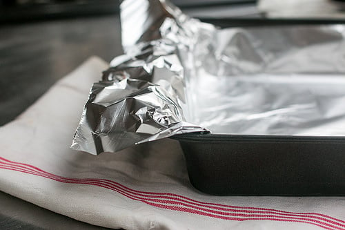 How to Clean an Old Baking Pan: A BBQ Enthusiasts Guide