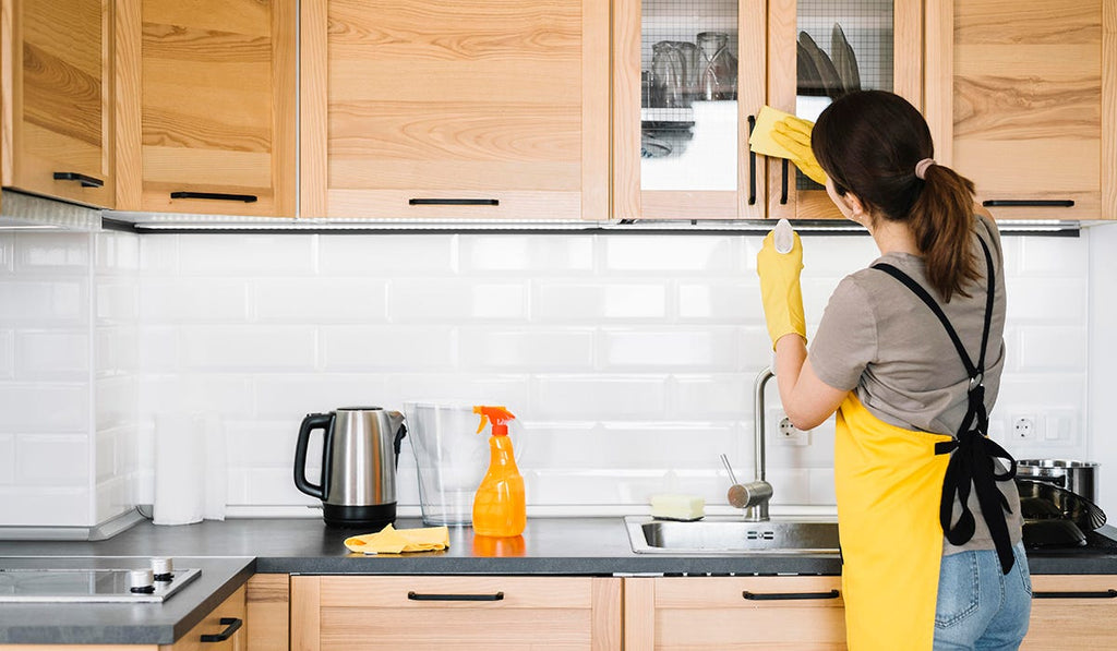 10 Effective Ways to Clean a Commercial Kitchen Countertop