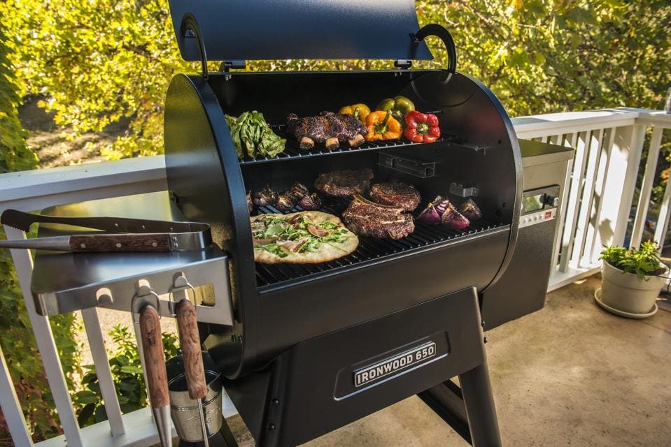 What Are the Pros and Cons of a Pellet Smoker for BBQ Enthusiasts