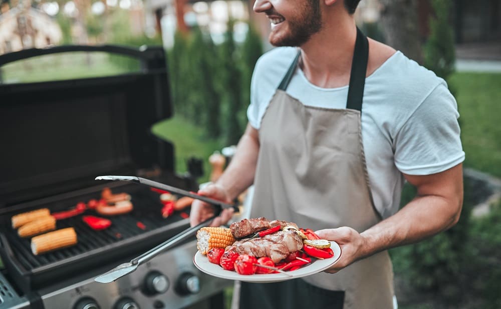 Aprons for Mothers Day Stylish Picks Perfect for BBQ Lovers