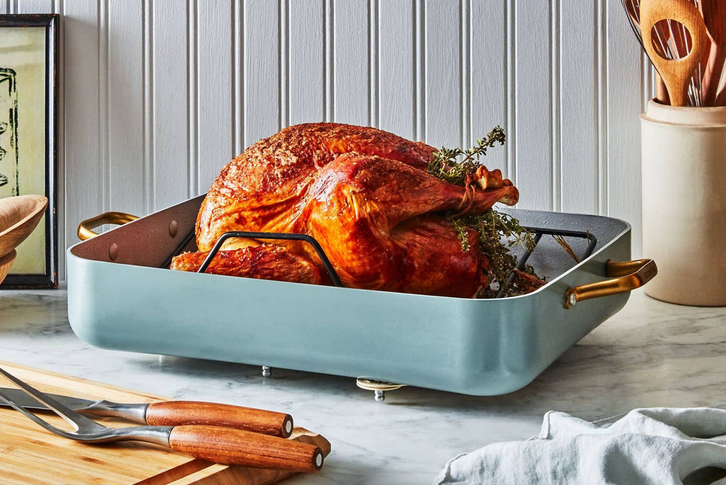 What Size Roasting Pan for 20 lb Turkey: Essential Guide for BBQ Enthusiasts