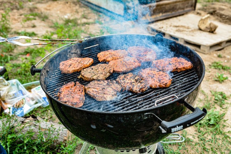 How Long to Cook Rib Eye Steak on Charcoal Grill: Get It Just Right