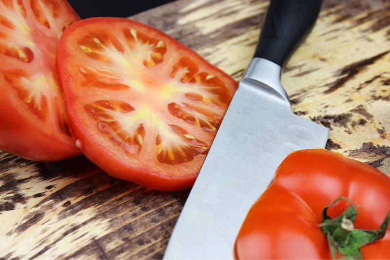 Why Would a Chef Use a Sharp Knife Instead of a Dull Knife?