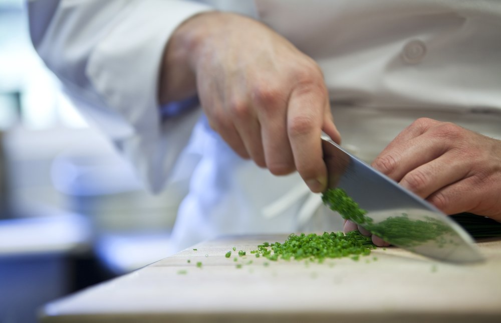 What is a Double Serrated Bread Knife? Unraveling its Magic for BBQ Enthusiasts