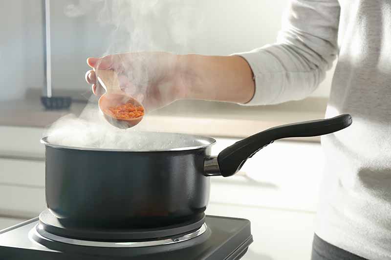 How to Remove Melted Cheese from Saucepan: Easy Steps and Tips