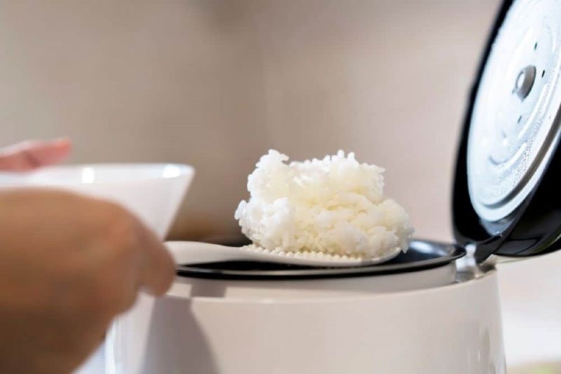 How Long Does It Take to Cook Rice in Dash Rice Cooker?