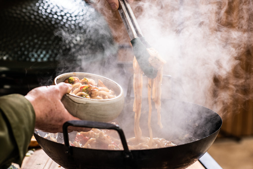 What Oil to Season a Wok with for Perfect Barbecue Flavors