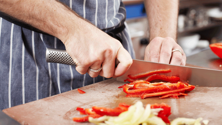 How Should a Manager Deal with a Cutting Board for BBQ?