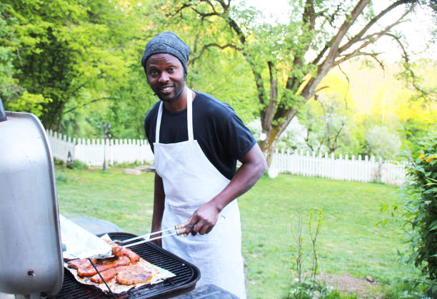 Aprons with Extra-Large Pockets: Essential for BBQ Enthusiasts
