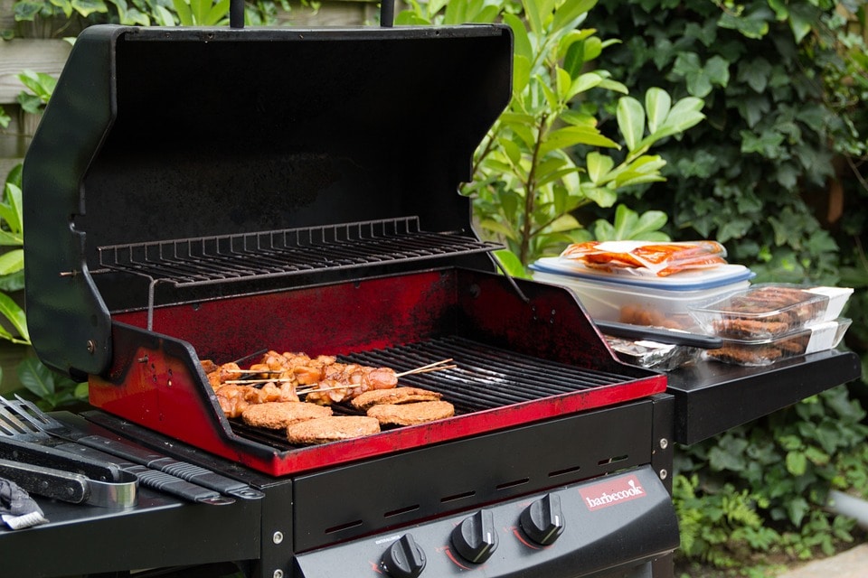 How Long to Cook Chicken Leg Quarters on a Gas Grill: Expert Tips for Perfect Results