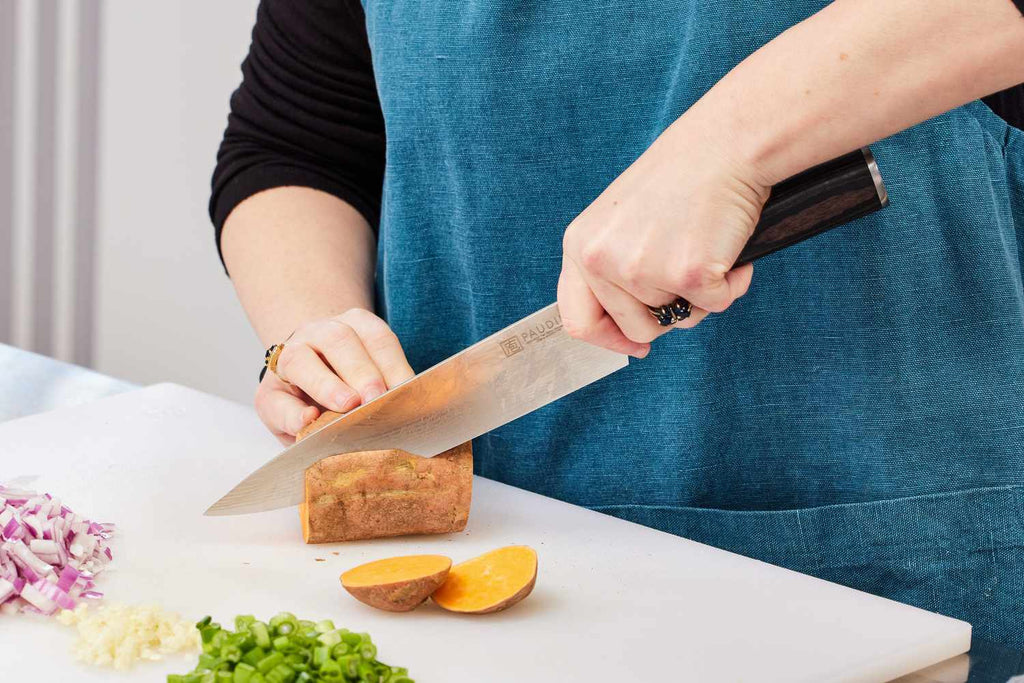 How to Peel an Orange with a Knife and Fork: Mastering the Method