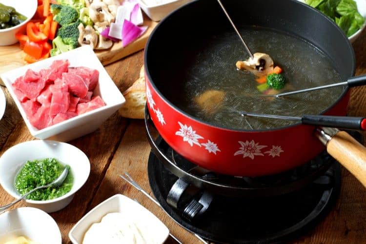 Which Oil is Best for a Fondue Pot for Barbecue Enthusiasts?