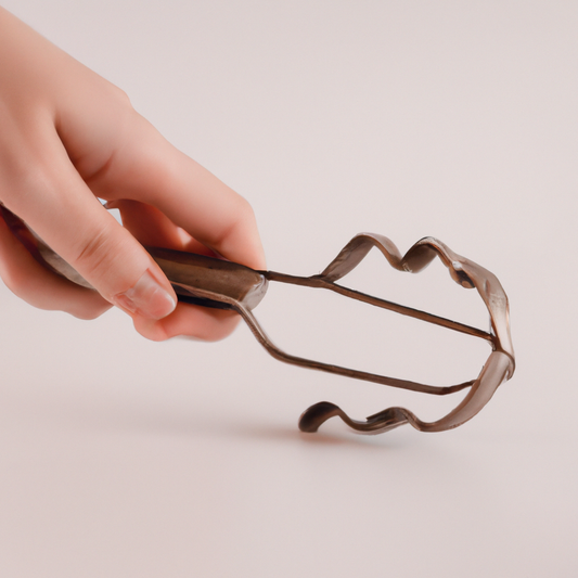How Does the Flexible Spatula Help in Turning Cookies?