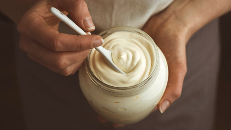 How to Make Light Mayonnaise for Delicious BBQ Dishes?