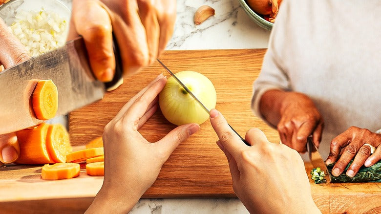 How to Keep Wooden Cutting Board From Splitting With These BBQ Tips