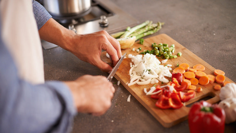 Why might a chef choose a plastic cutting board over a wooden one?: Shocking Benefits