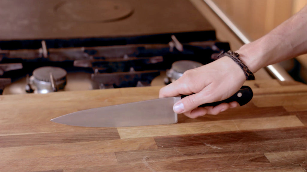 How to Stop Bleeding from a Small Knife Cut Safely in Your Kitchen