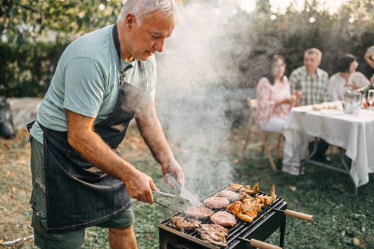 Aprons with Quick-Release Straps: Perfect for BBQ Enthusiasts