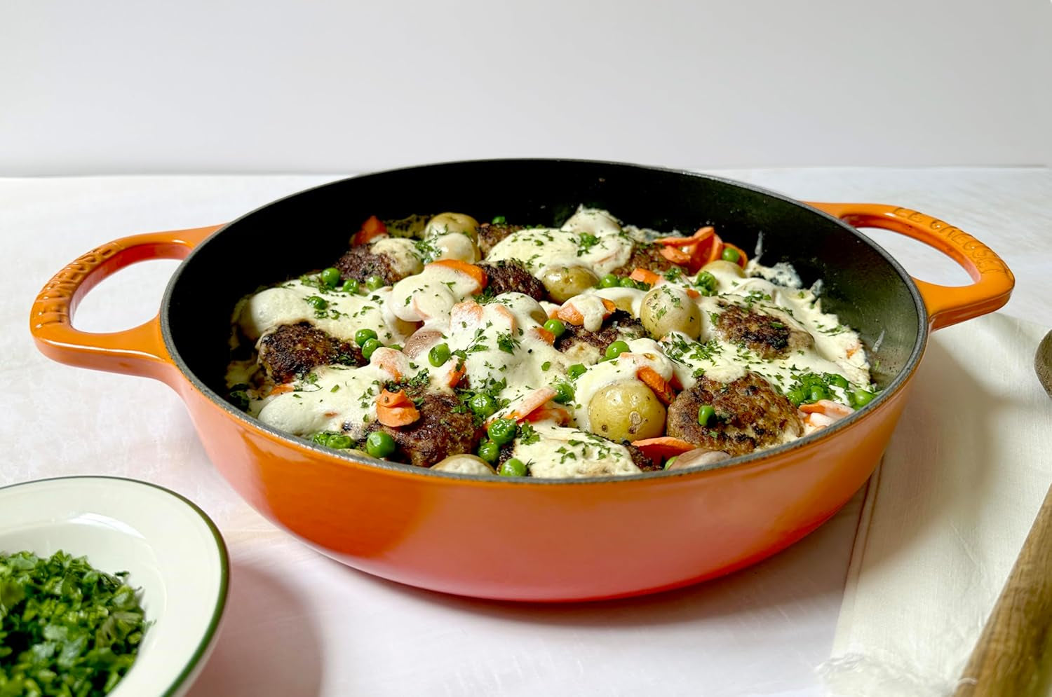 Le Creuset Signature Cast Iron Everyday Pan, 11", White