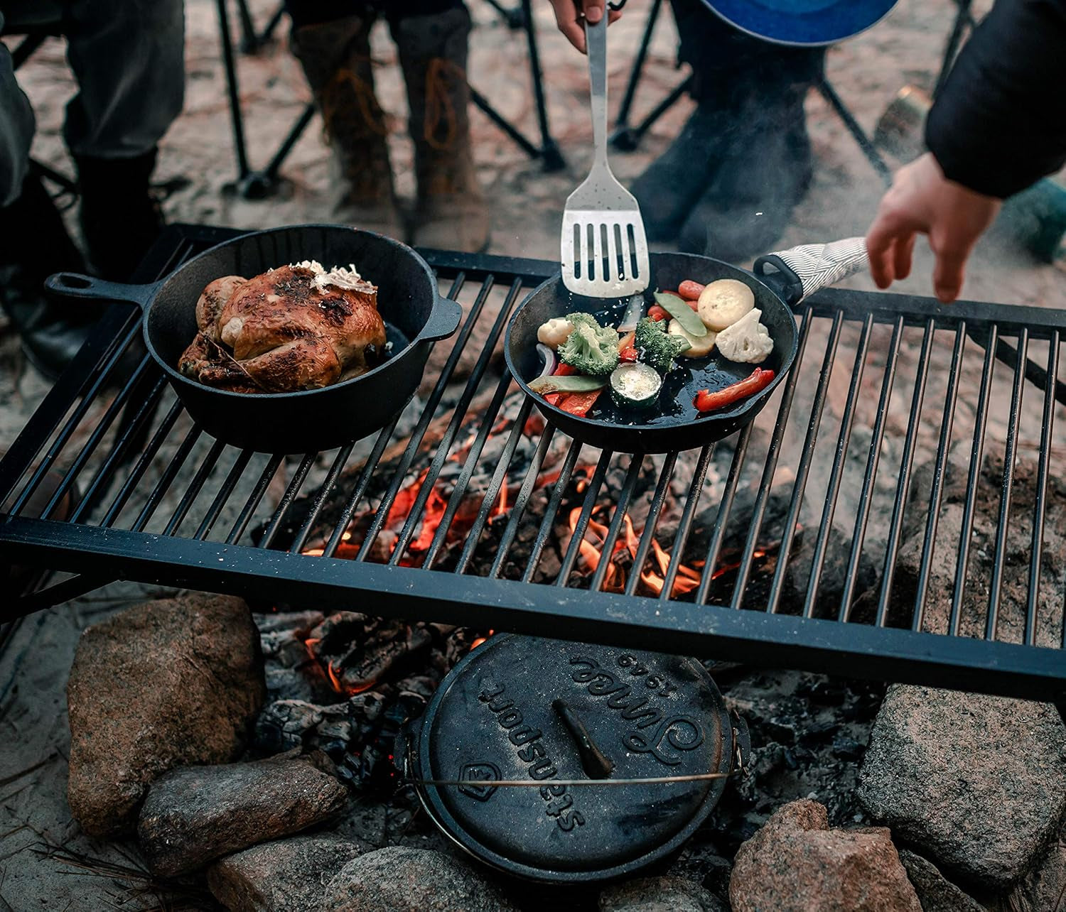 Stansport Pre-Seasoned Cast Iron Dutch Oven