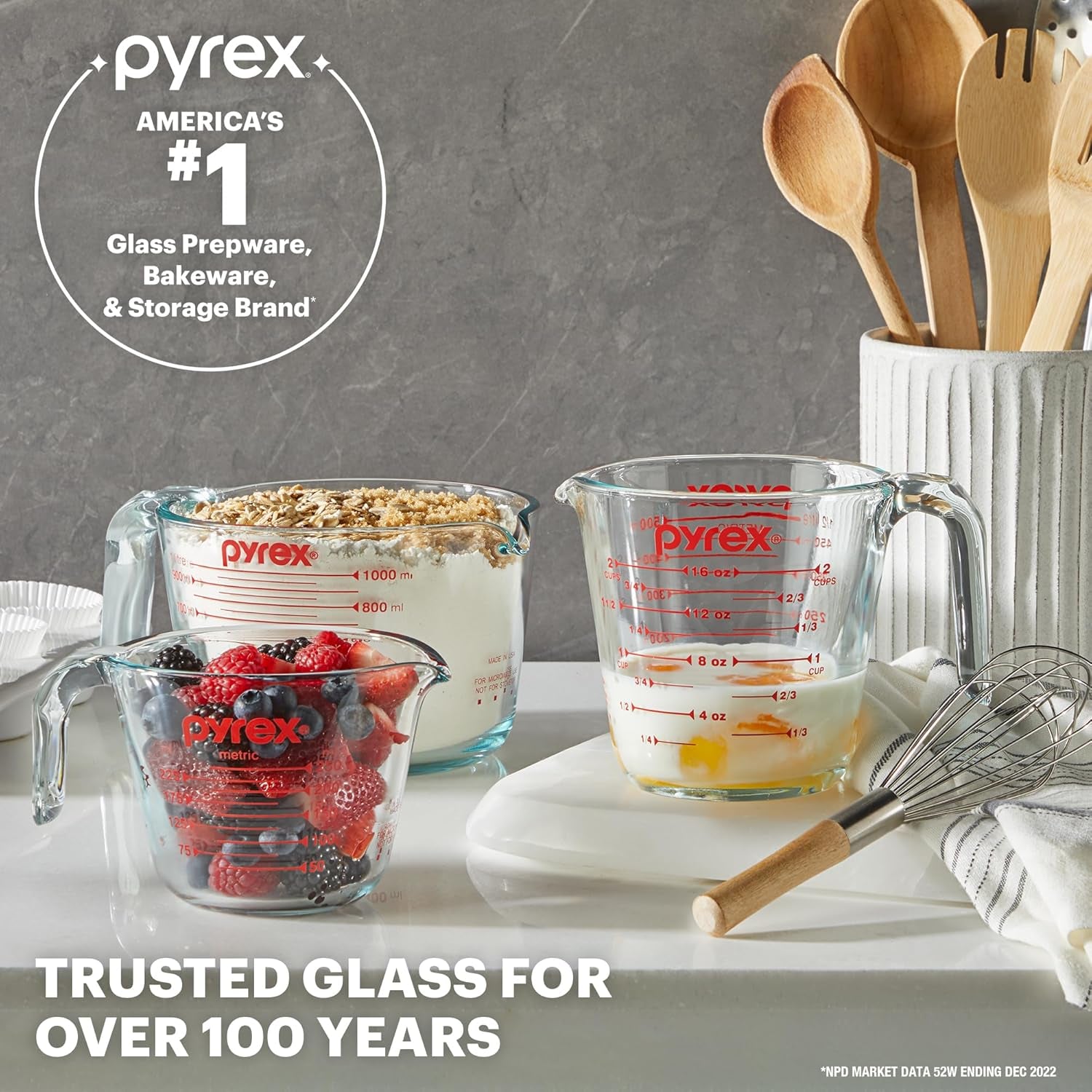 Pyrex Essentials (3-Pack) Glass Measuring Cups Set, (1, 2 & 4 Cup) Measuring Cups for Prepping, Baking and Cooking, Preheated Oven, Dishwasher, Freezer, and Microwave Safe