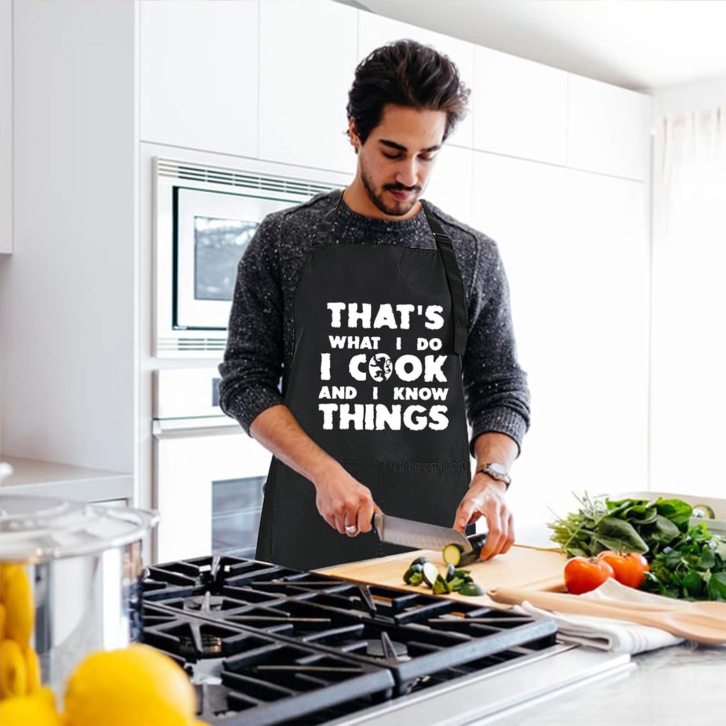 Rosoz Funny BBQ Black Chef Aprons for Men, I Cook and I Know Things Adjustable Kitchen Cooking Aprons with Pocket Waterproof Oil Proof Father’S Day/Birthday