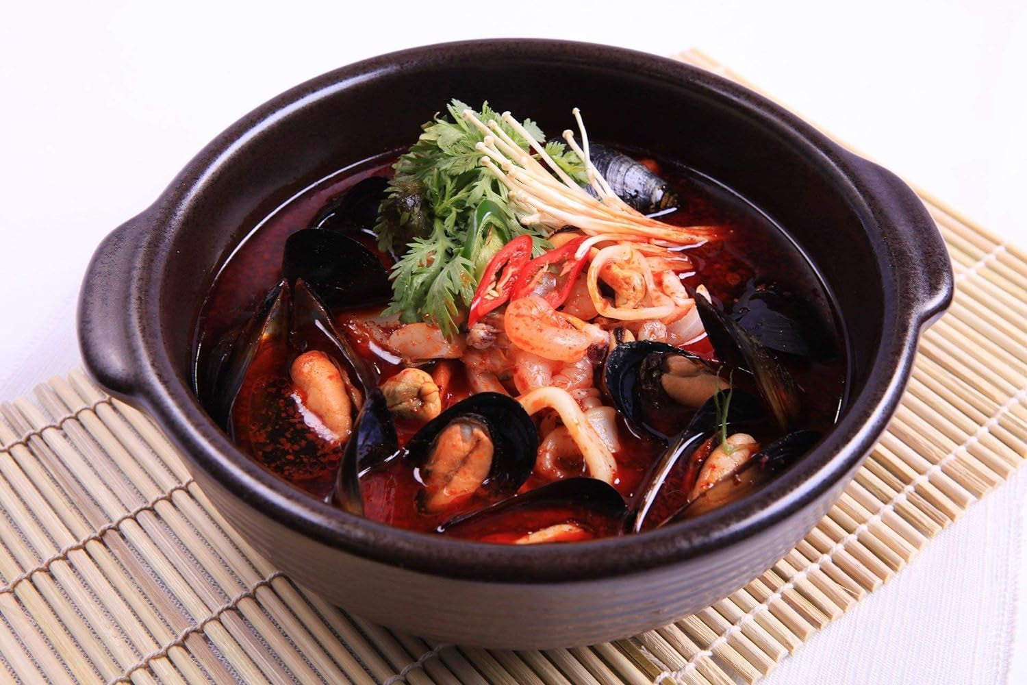 Woomtree Hot Soup Base Sauce | Spicy Seafood Flavor 14.1 Oz- Bottle | Korean Food | Easy Korean Food Recipe