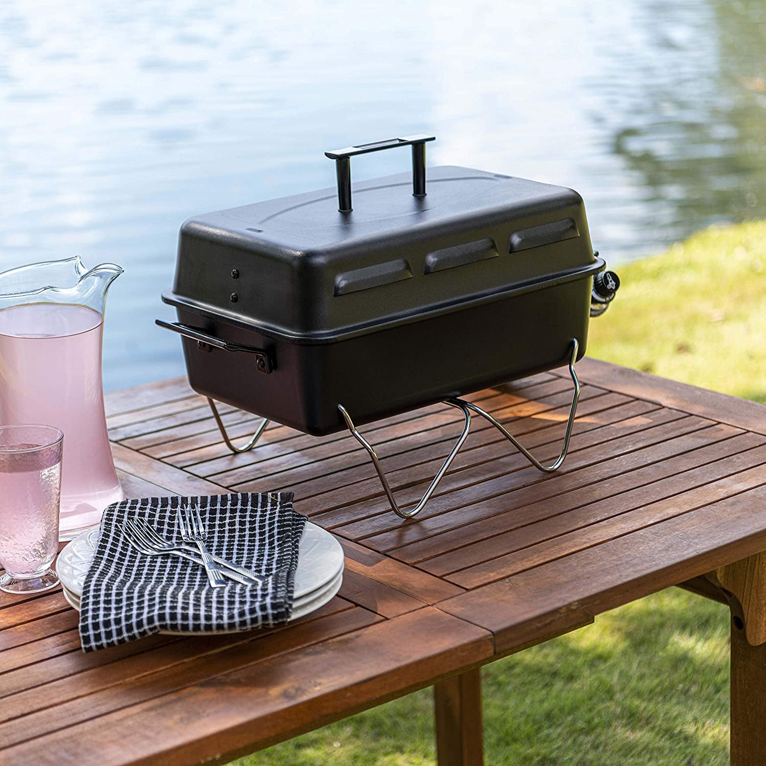 Portable Gas Grill | Liquid Propane | Porcelain Coated Grates | 465133010