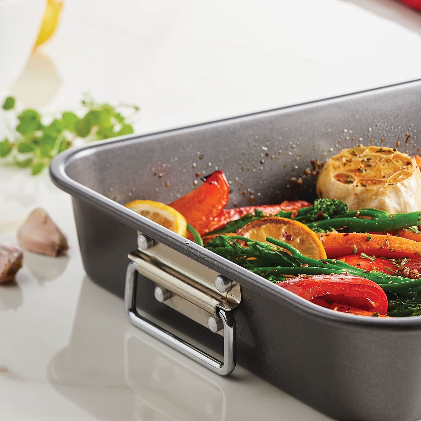 Farberware Bakeware Nonstick Steel Roaster with Flat Rack, 11-Inch X 15-Inch, Gray