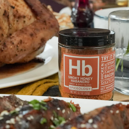Spiceology - Smoky Honey Habanero - Sweet & Spicy BBQ Rub - Barbeque Rubs, Spice Blends and Seasonings for Smoking or Grilling - Use On: Chicken, Wings, Pork, Steak, Nuts, Butter, Bacon, or Burgers - 5.7 Oz