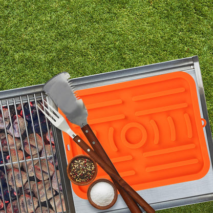 Silicone Griddle Spatula Mat, 14.3X11 Inch Slip Preventing Heat Resistant Silicone BBQ Tool Mat Grill Utensil Holder Serving Spoon Drip Pad for Kitchens & Stoves & Grills Countertops