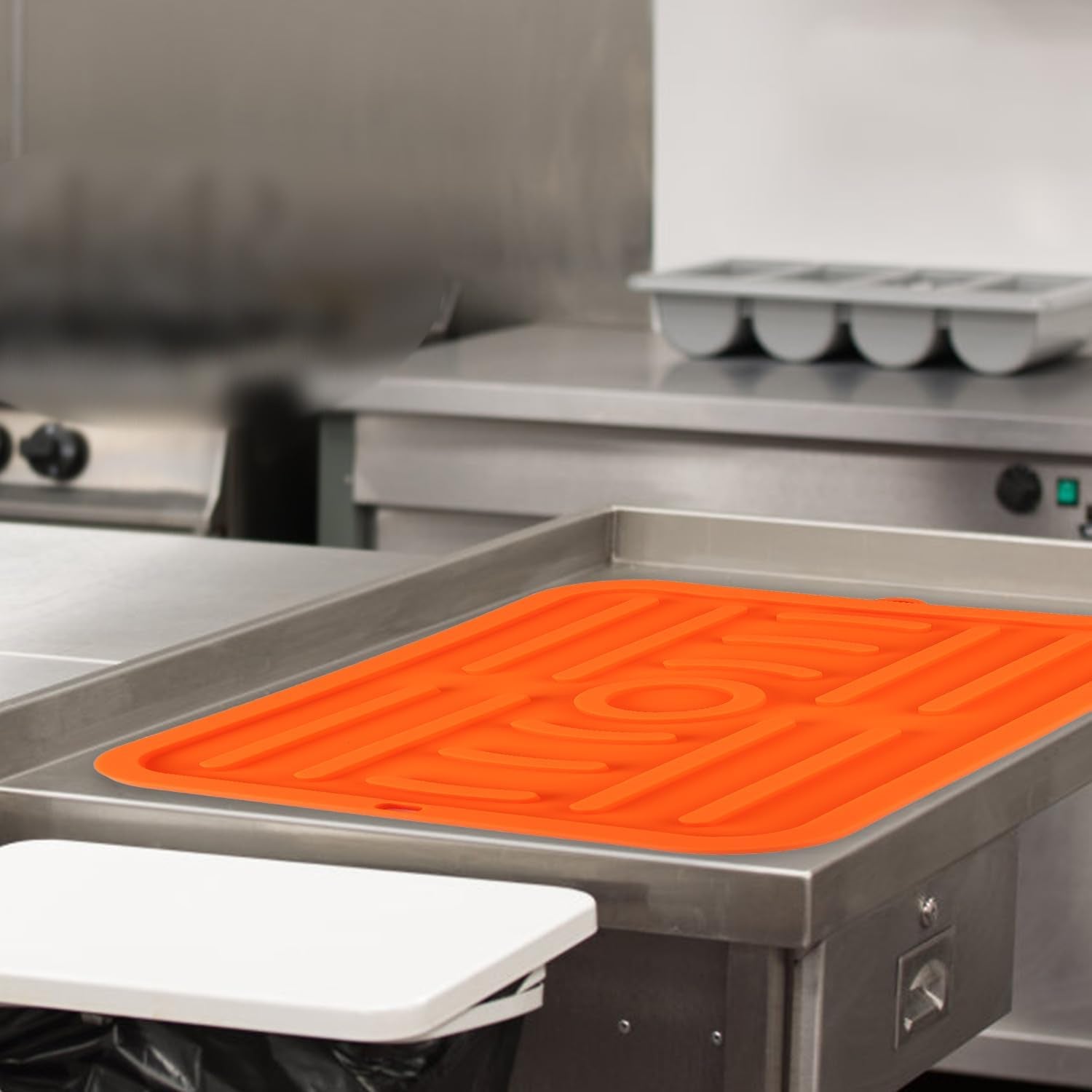 Silicone Griddle Spatula Mat, 14.3X11 Inch Slip Preventing Heat Resistant Silicone BBQ Tool Mat Grill Utensil Holder Serving Spoon Drip Pad for Kitchens & Stoves & Grills Countertops