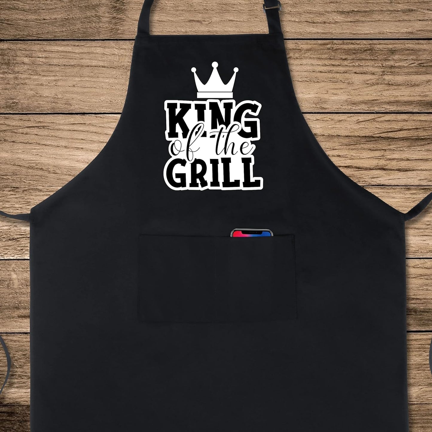 100% Cotton Funny Aprons King of the Grill with 2 Pockets BBQ Grilling Adjustable Bib Aprons Gifts for Men Husband Dad Friends Father