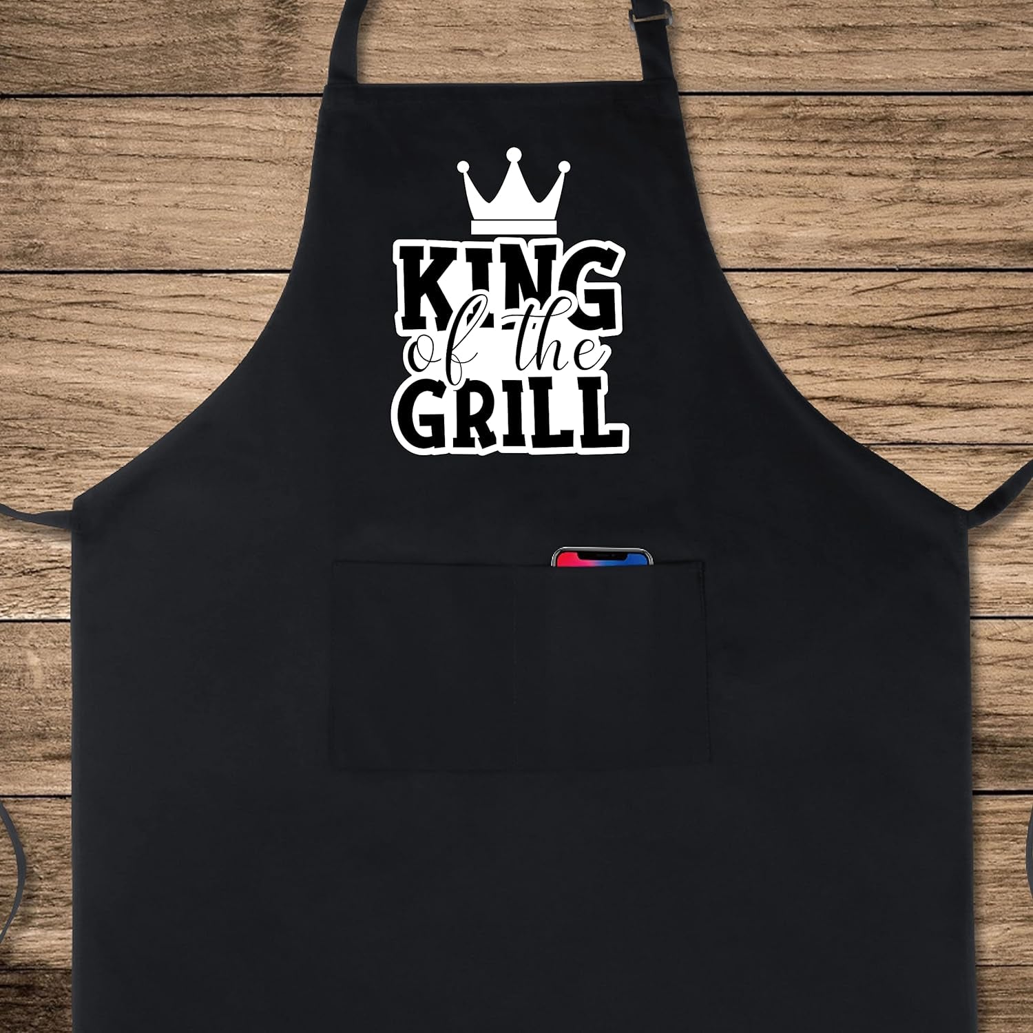 100% Cotton Funny Aprons King of the Grill with 2 Pockets BBQ Grilling Adjustable Bib Aprons Gifts for Men Husband Dad Friends Father