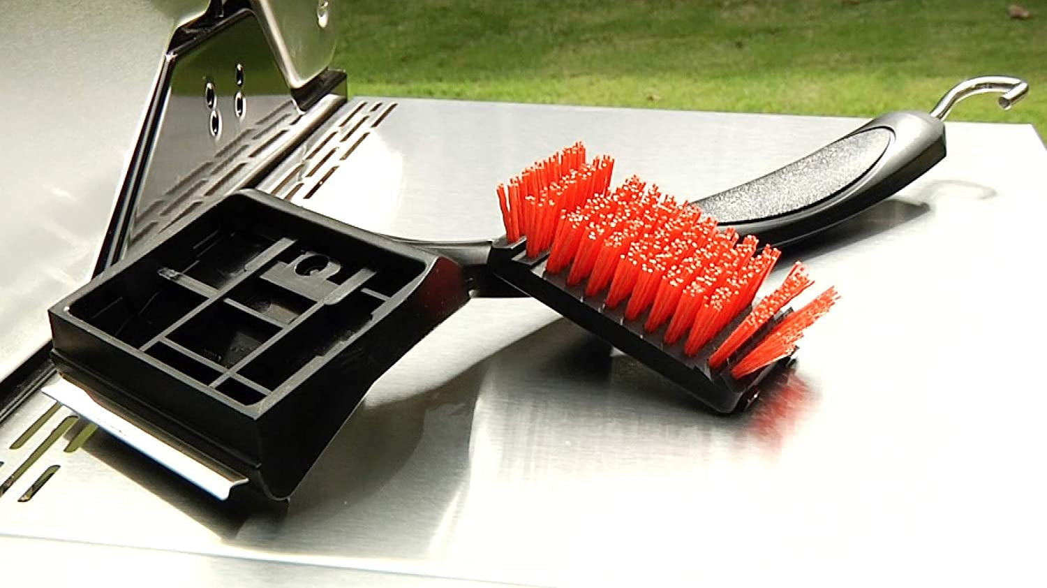 SAFER Replaceable Head Nylon Bristle Grill Brush with Cool Clean Technology - 8666894