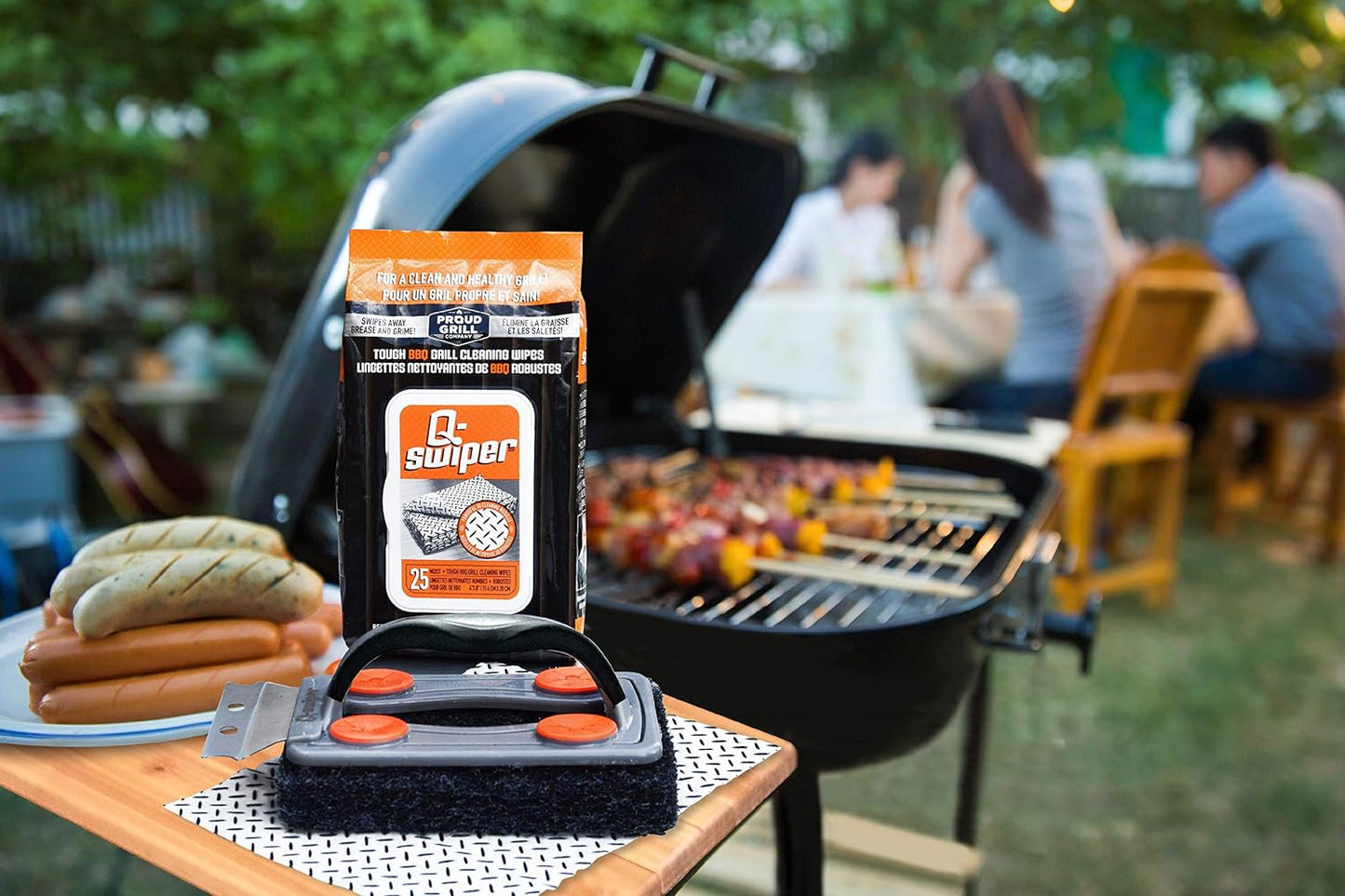 Q-Swiper BBQ Grill Cleaner Set - 1 Grill Brush with Scraper and 25 BBQ Grill Cleaning Wipes | No Bristles & Wire Free | Safe Way to Remove Grease and Grime for a Clean and Healthy Grill!