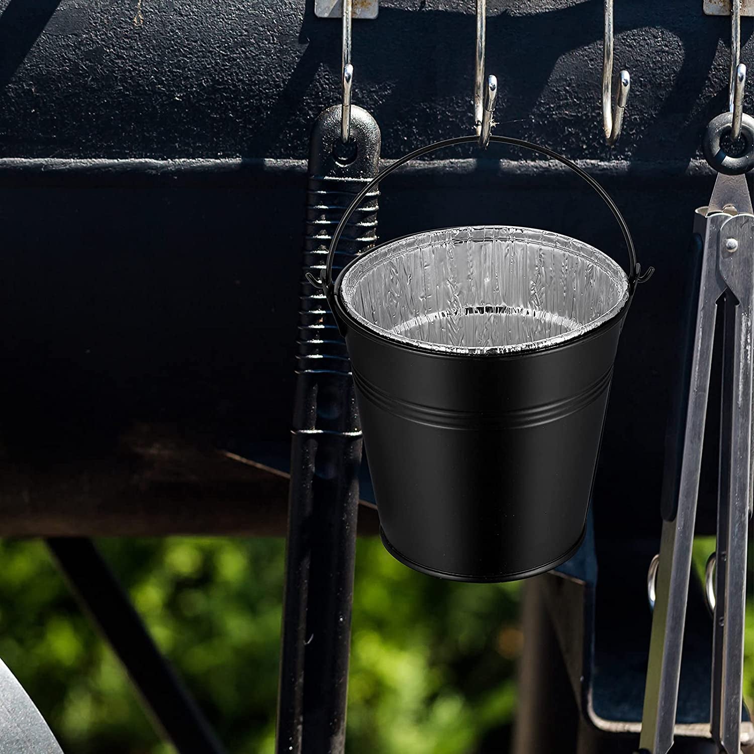 Drip Grease Bucket Can with 12 Pieces Disposable Foil Liners Grills Bucket Liners Wood Pellet Grills Replacement for Camp Wood Pellet Grill BBQ Accessories (Black)